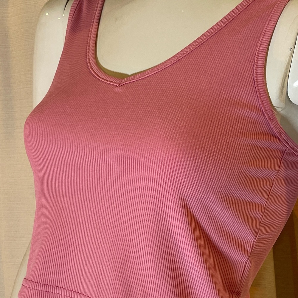 Pink Cropped Tank Top - Picture 3 of 4